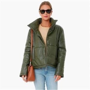 Pomander Place Women's Green Puffer Jacket